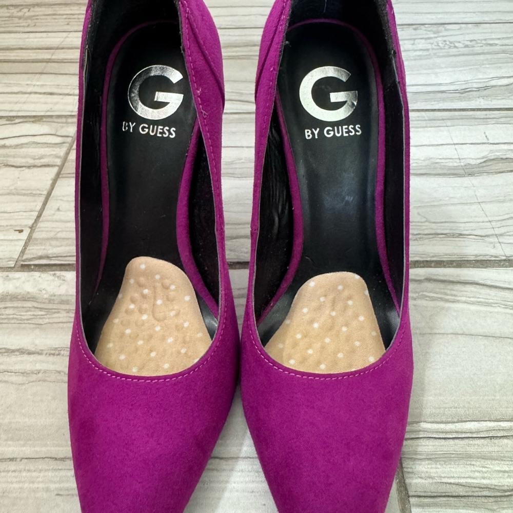 G by Guess Women's Vibrant Purple Heels